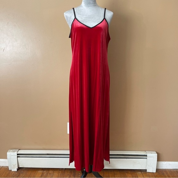 Valerie Stevens Other - Valerie Stevens Scarlet Velvet Slip Dress size large